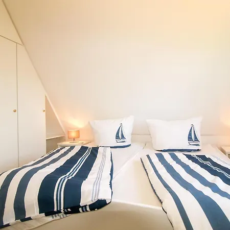 Kampweg 15 *
