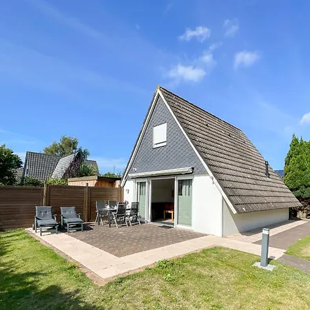 Holiday home Kampweg 15